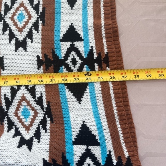 Savanna Jane Tribal Aztec Print Sweater Size 2X - Picture 6 of 6